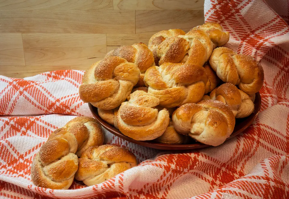 Mahlepli örgü çörek